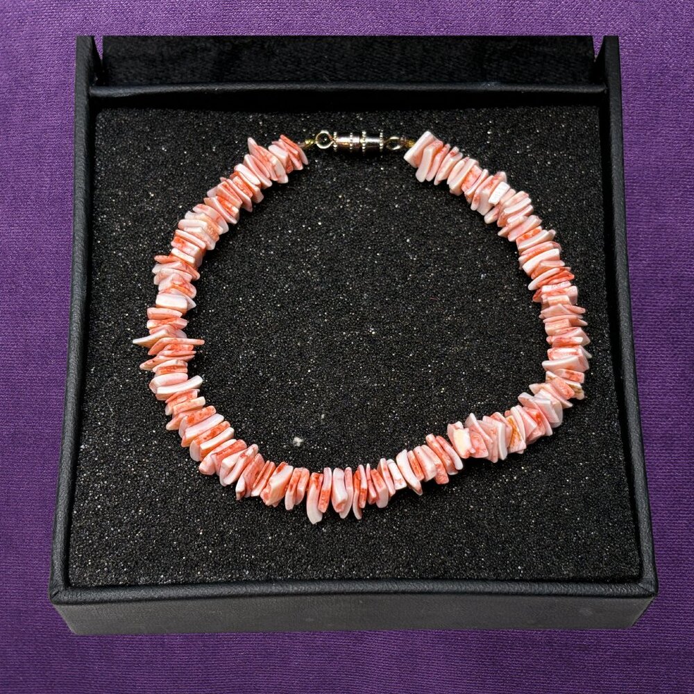 1970s Vintage 8" Pink Shell Bracelet